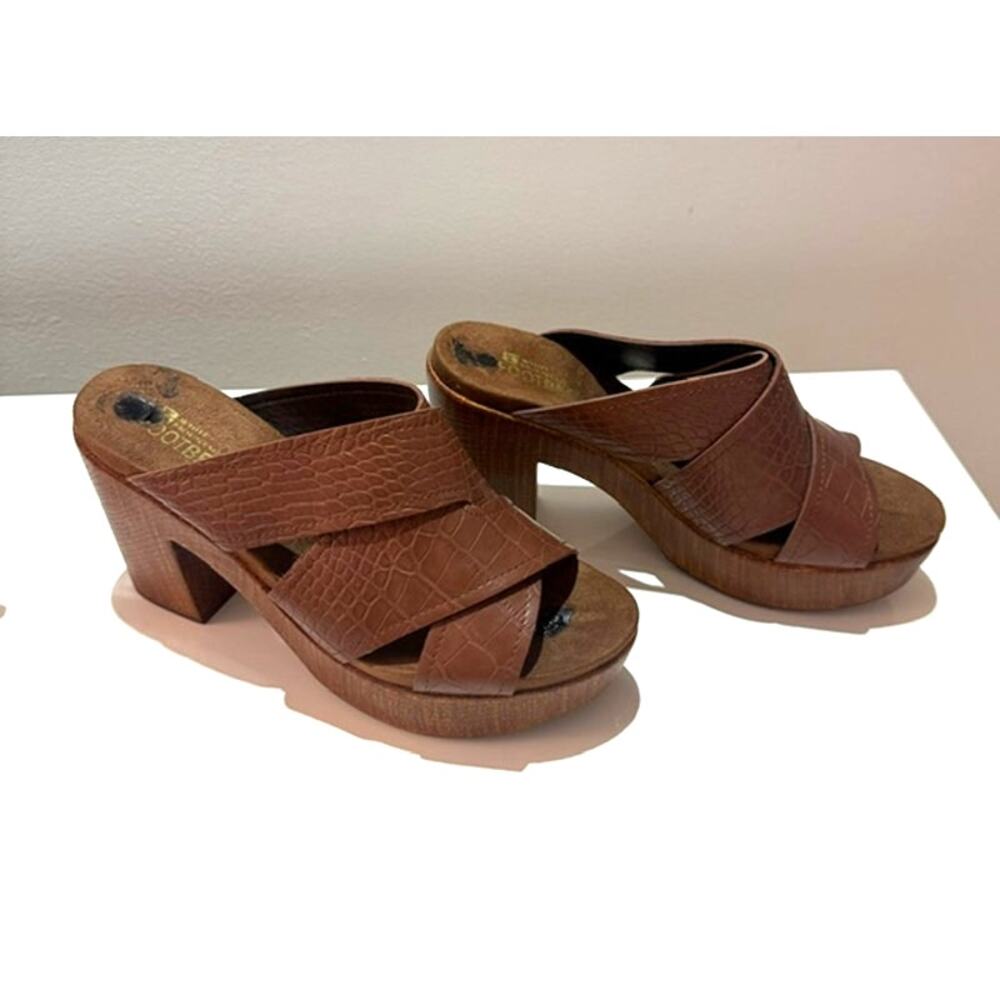 White Mountain"Alive"Croc-Embossed Platform Sandals Size 8.5